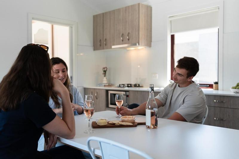 Adelaide Caravan Park - Aspen Holiday Parks ภายนอก รูปภาพ