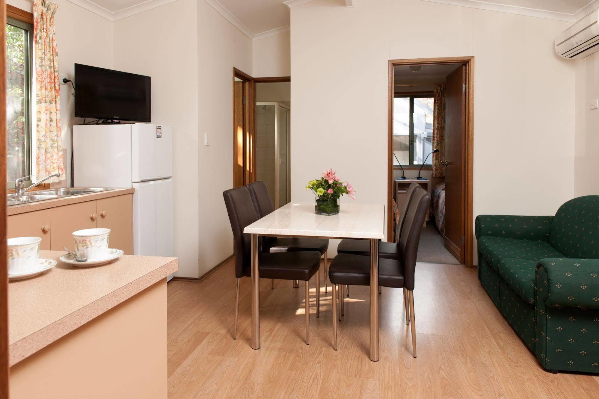 Adelaide Caravan Park - Aspen Holiday Parks ภายนอก รูปภาพ