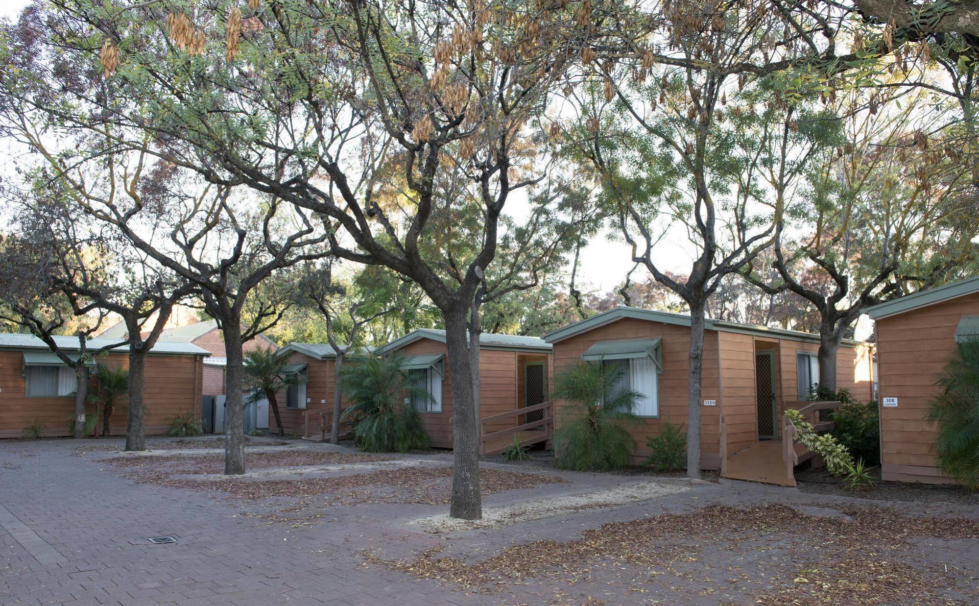 Adelaide Caravan Park - Aspen Holiday Parks ภายนอก รูปภาพ